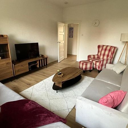 Bitterfelder Cityapartment Im Dichterviertel Bagian luar foto