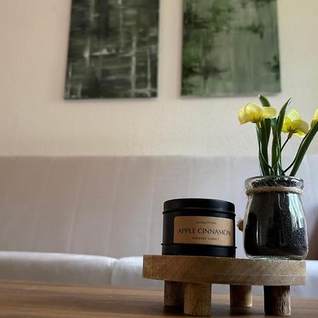 Bitterfelder Cityapartment Im Dichterviertel Bagian luar foto